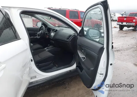 2019 Mitsubishi Outlander Sport 2.0 Es z USA, uszkodzony, nr VIN JA4AP3AU5KU011942